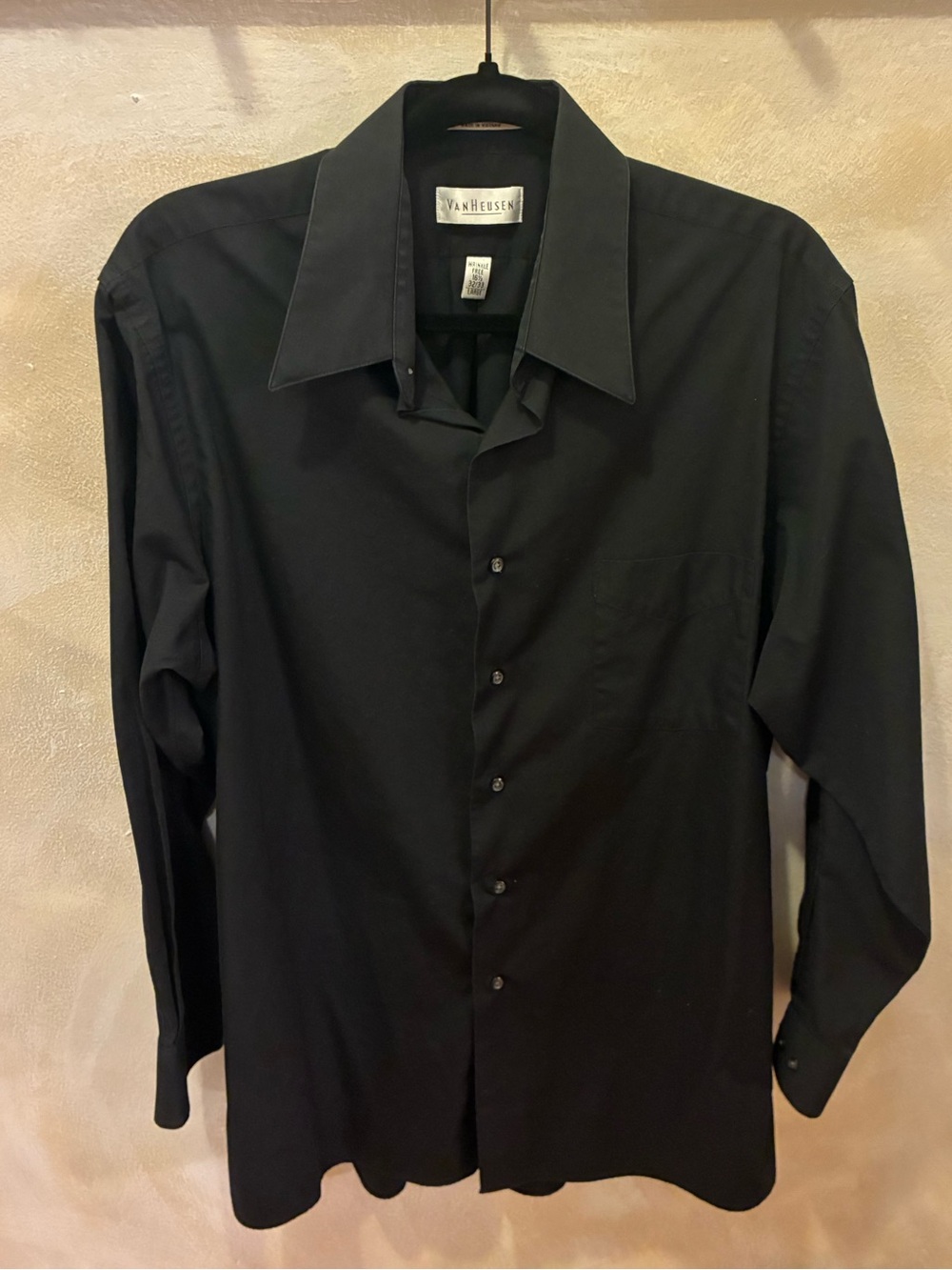 Van Heusen Men’s Black Button Up Dress Shirt Size Large
